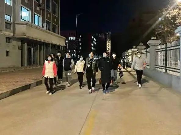 校領導帶隊常態(tài)化巡檢督查校園疫情防控工作