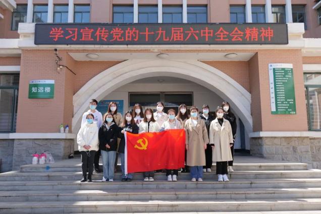 踐行英雄精神 爭做抗疫先鋒｜外國語學院戰(zhàn)“疫”志愿者在行動