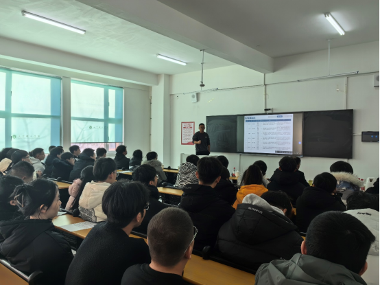 智能工程學(xué)院攜手錦州希爾達(dá)汽車零部件有限公司、奔馳—梅賽德斯公司舉行專場(chǎng)招聘會(huì)