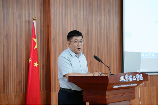 師者風采|教之以事而喻諸德 慎身輔翼而歸諸道——走進校師德標兵馬克思主義學院莊凌飛副教授