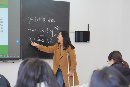 師之典范|肖灑：以杖為階丈量育人之路 用創(chuàng)新之翼托舉青春夢想