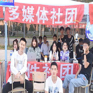多媒體，硬件社團(tuán).JPG