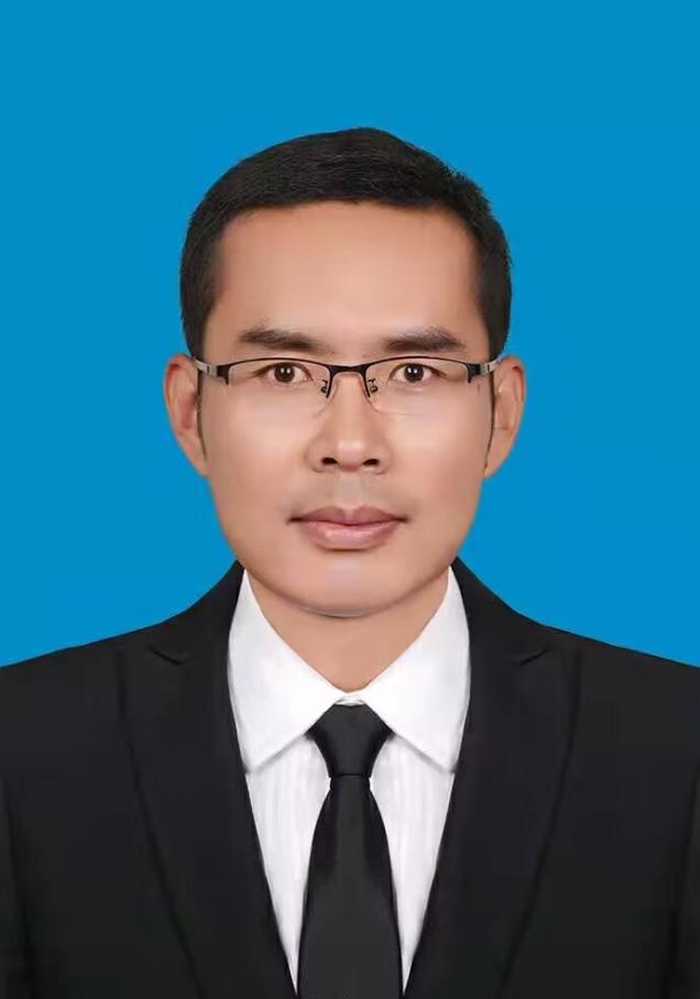 管理學(xué)院副院長李國余