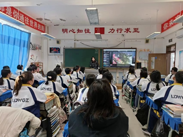 遼寧理工學(xué)院第二屆“感恩母校行”社會(huì)實(shí)踐活動(dòng)圓滿結(jié)束